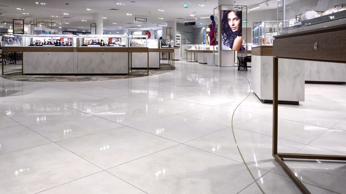 Hudson's Bay ronde strips in het tegelwerk